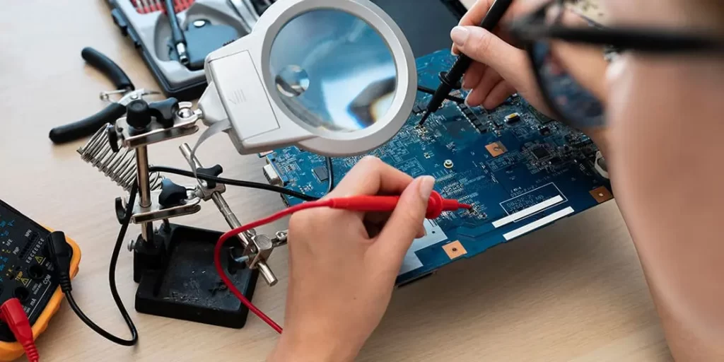 tecnicos-en-mantenimiento-de-computadores-ID-01-1024x512